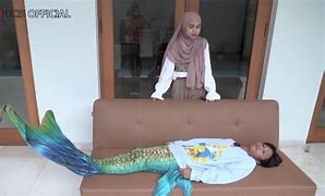 Jadi Mermaid Di Rumah Ria Ricis Main